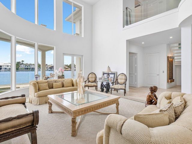 Home for sale at 713 SE 10th Street - photo 6062985