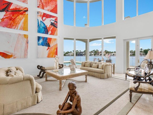 Home for sale at 713 SE 10th Street - photo 6062987