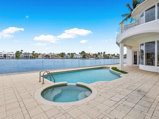 Home for sale at 713 SE 10th Street - photo 6062988