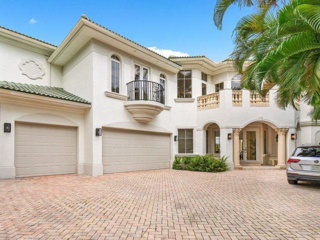 Home for sale at 713 SE 10th Street - photo 6062991