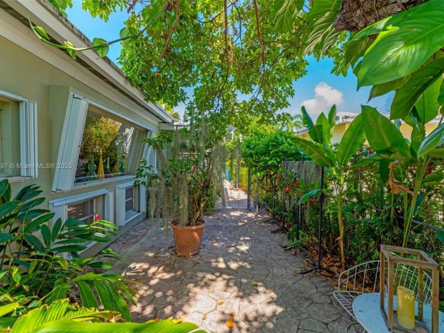 Home for sale at 1895 SW 25th St - photo 6119155