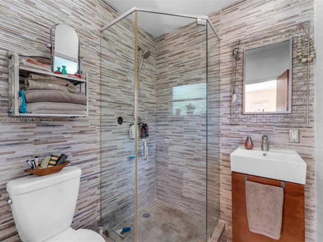 Home for sale at 1895 SW 25th St - photo 6119160