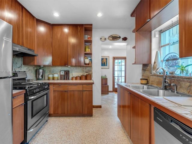 Home for sale at 1895 SW 25th St - photo 6119164