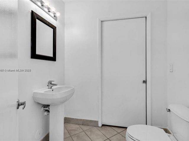 Apartment for rent  Unit #516 - photo 6066156