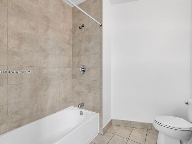 Apartment for rent  Unit #516 - photo 6066158