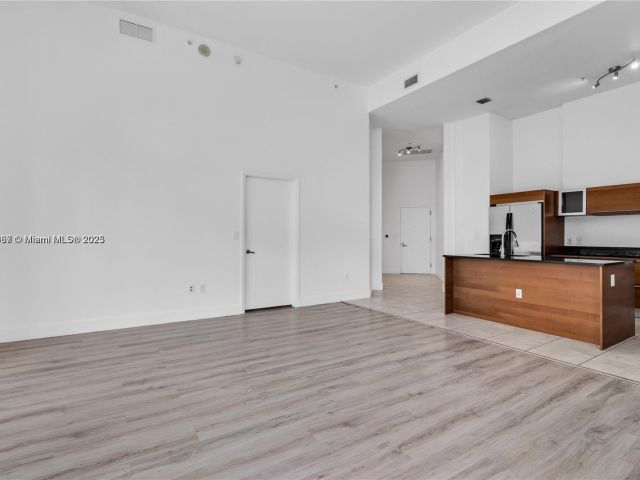Apartment for rent  Unit #516 - photo 6066160