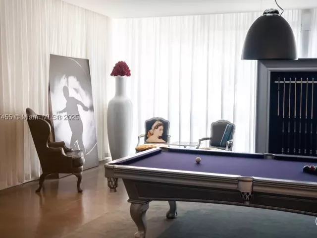 2-bedroom condo for sale in Miami - 495 Brickell Ave 2304 - MondialRealty