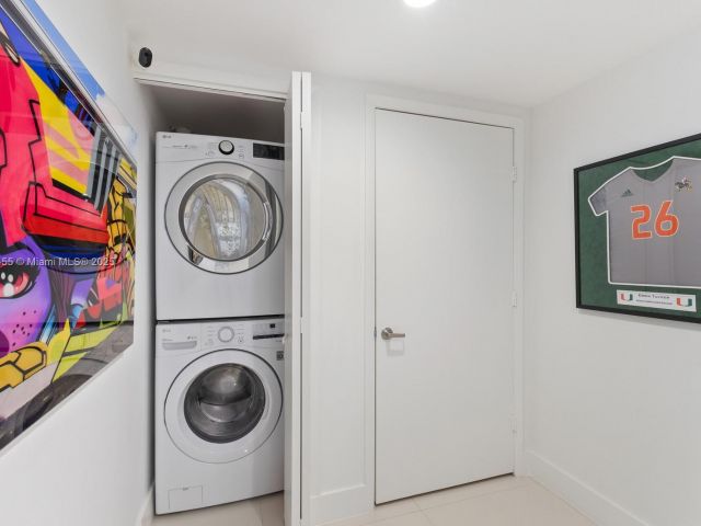 Apartment for sale  Unit #2304 - photo 6120281