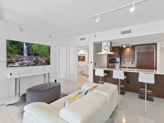 Apartment for sale  Unit #2304 - photo 6120292