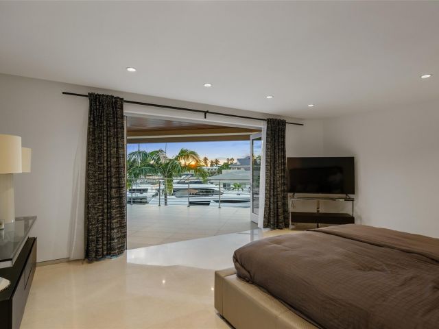 Home for rent at 3300 NE 39th St - photo 6125037