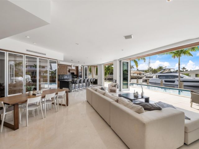 Home for rent at 3300 NE 39th St - photo 6125041