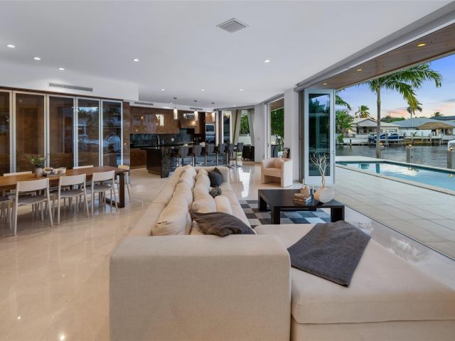 Home for rent at 3300 NE 39th St - photo 6125042