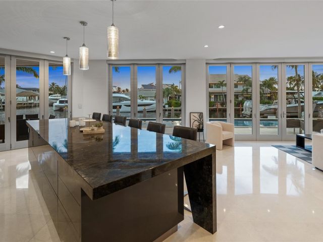 Home for rent at 3300 NE 39th St - photo 6125043