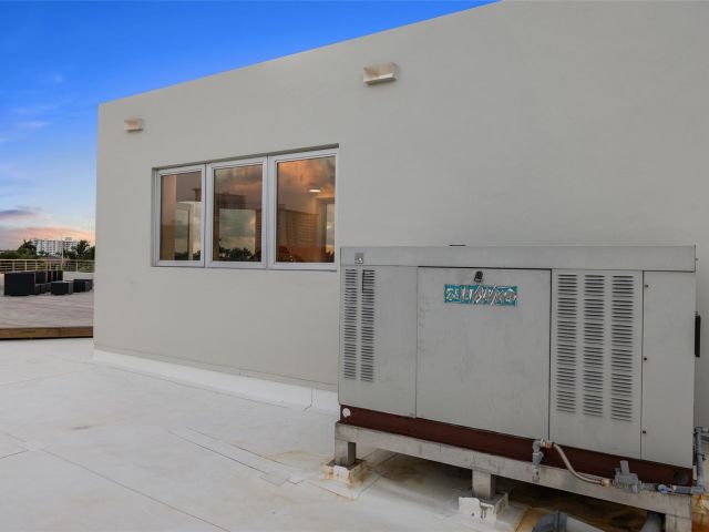 Home for rent at 3300 NE 39th St - photo 6125044