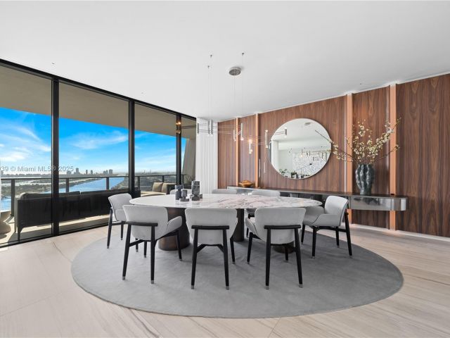 Apartment for sale  Unit #3201 - photo 6065812