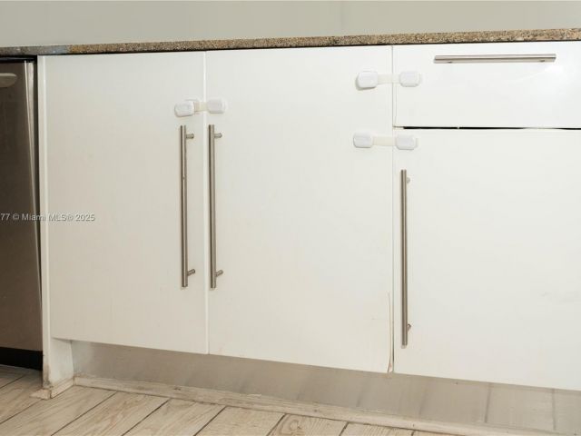 Apartment for sale  Unit #1521 - photo 6065765