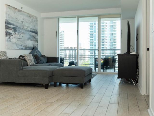 Apartment for sale  Unit #1521 - photo 6065772