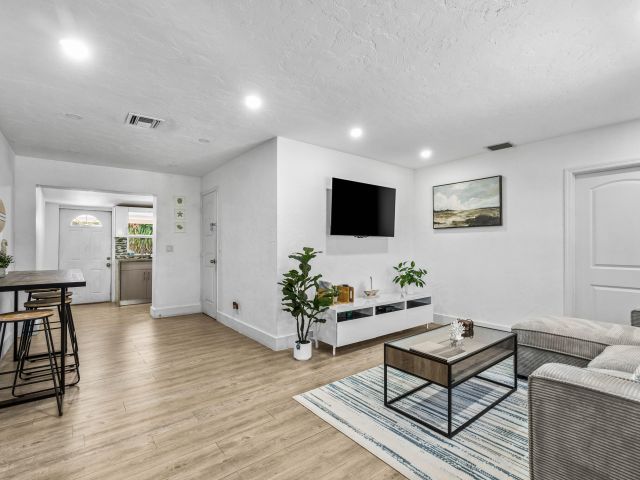 Home for rent at 814 Franklin Road - photo 6115761