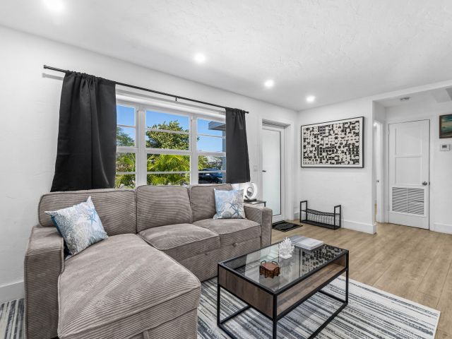 Home for rent at 814 Franklin Road - photo 6115762