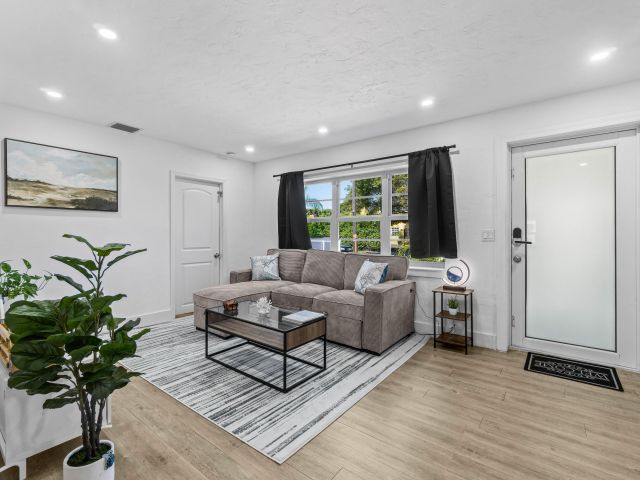 Home for rent at 814 Franklin Road - photo 6115763