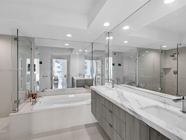 Apartment for sale  Unit #602N - photo 6787443