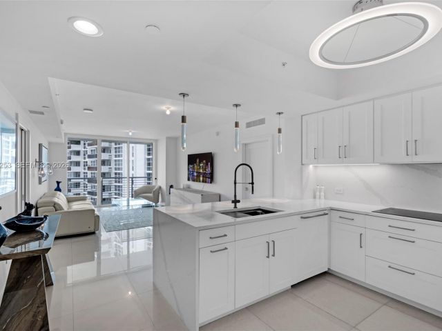 Apartment for sale  Unit #602N - photo 6787456