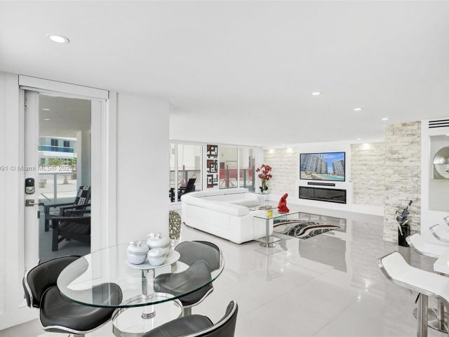 Apartment for sale  Unit #301S - photo 6078765