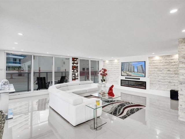 Apartment for sale  Unit #301S - photo 6078773