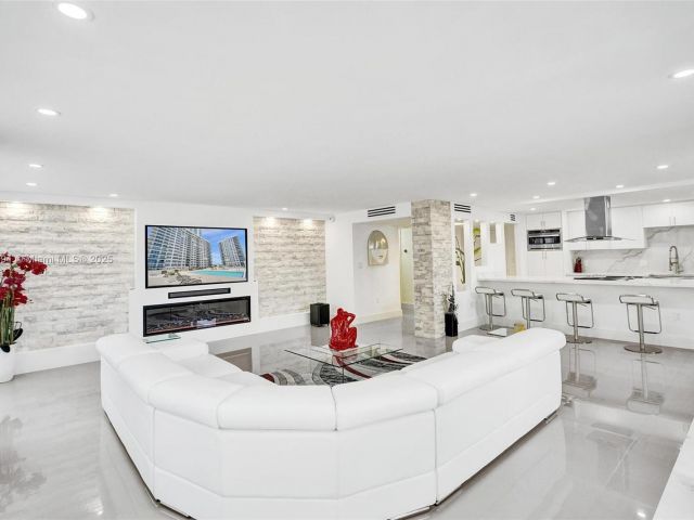 Apartment for sale  Unit #301S - photo 6078774