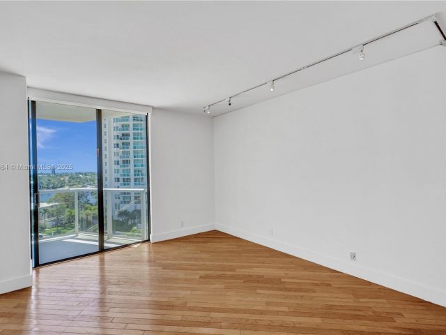 Apartment for rent  Unit #412 - photo 6064398