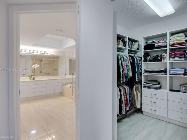 Apartment for sale  Unit #701 - photo 6101476