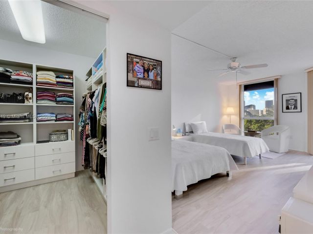 Apartment for sale  Unit #701 - photo 6101477