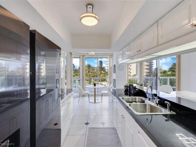 Apartment for sale  Unit #701 - photo 6101480