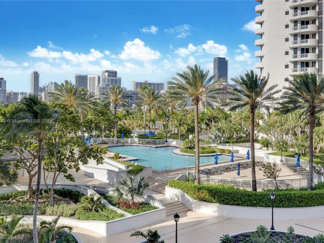 Apartment for sale  Unit #701 - photo 6101481