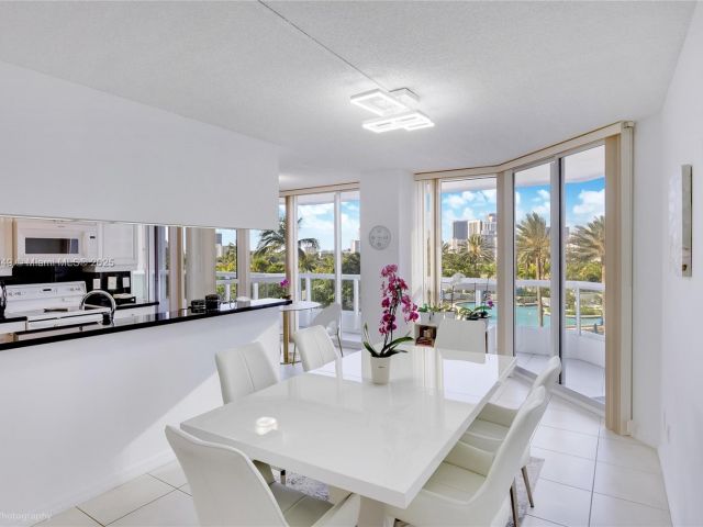 Apartment for sale  Unit #701 - photo 6101484