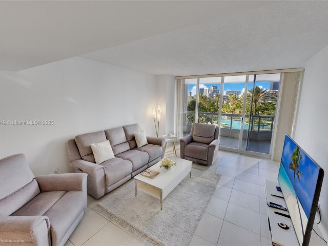 Apartment for sale  Unit #701 - photo 6101486