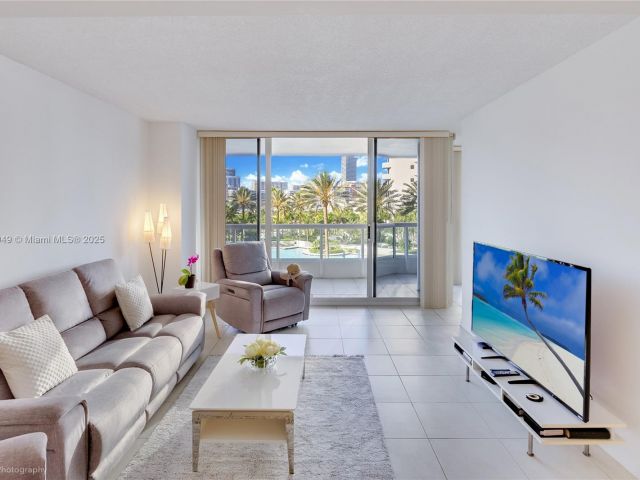 Apartment for sale  Unit #701 - photo 6101487