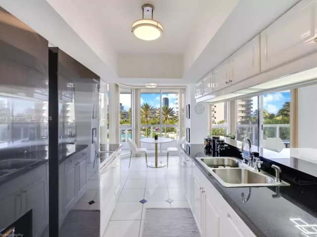 Apartment for sale  Unit #701 - photo 6101480