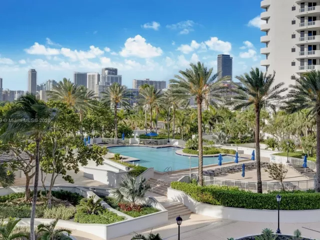 Apartment for sale  Unit #701 - photo 6101481