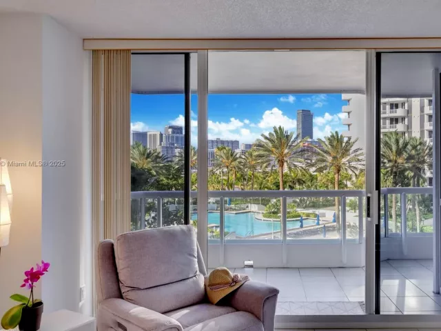 Apartment for sale  Unit #701 - photo 6101483