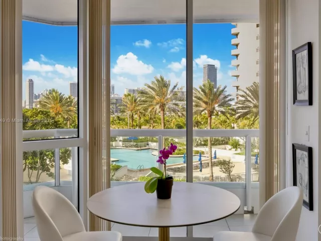 Apartment for sale  Unit #701 - photo 6101485