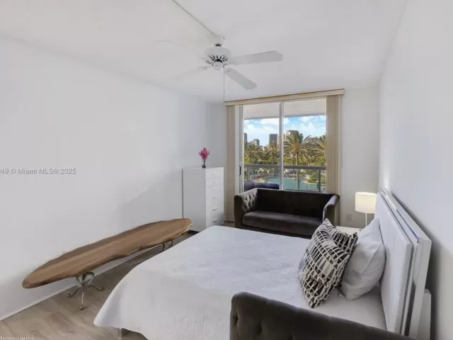 Apartment for sale  Unit #701 - photo 6101472