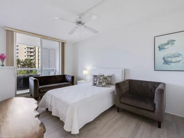 Apartment for sale  Unit #701 - photo 6101473