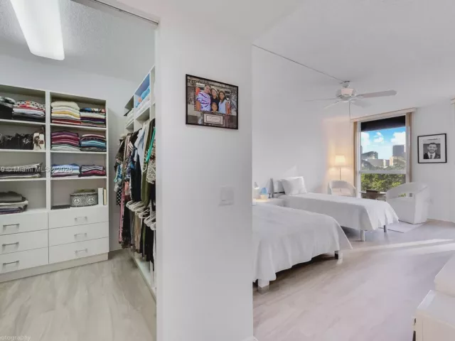 Apartment for sale  Unit #701 - photo 6101477