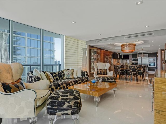 Apartment for sale  Unit #2501 - photo 6127195