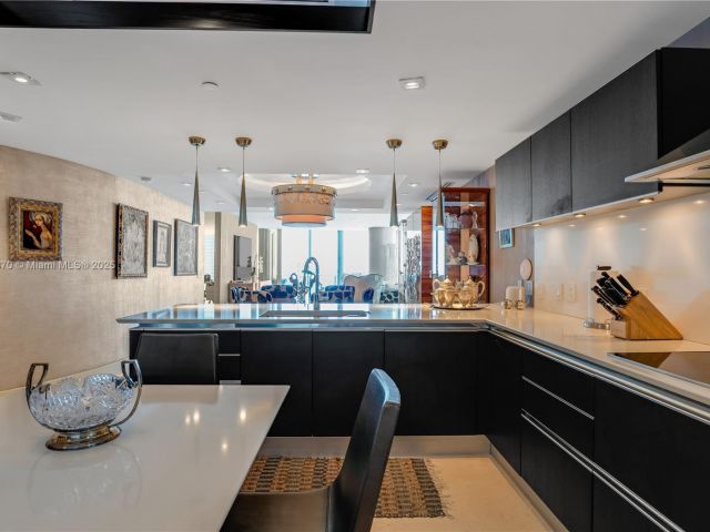 Apartment for sale  Unit #2501 - photo 6127199