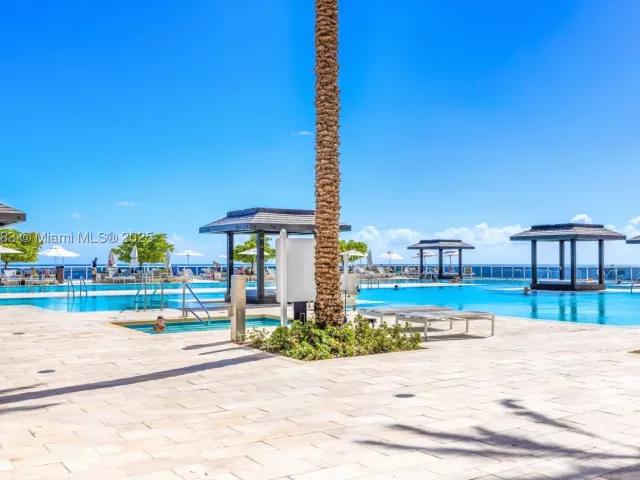 1-bedroom condo for rent in Hallandale Beach - 1830 S Ocean Dr 1807 - MondialRealty