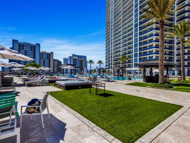 1-bedroom condo for rent in Hallandale Beach - 1830 S Ocean Dr 1807 - MondialRealty