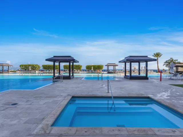 1-bedroom condo for rent in Hallandale Beach - 1830 S Ocean Dr 1807 - MondialRealty