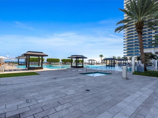 Apartment for rent  Unit #1807 - photo 6066400